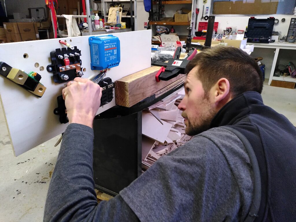 Création du réseau électrique pour un van aménagé