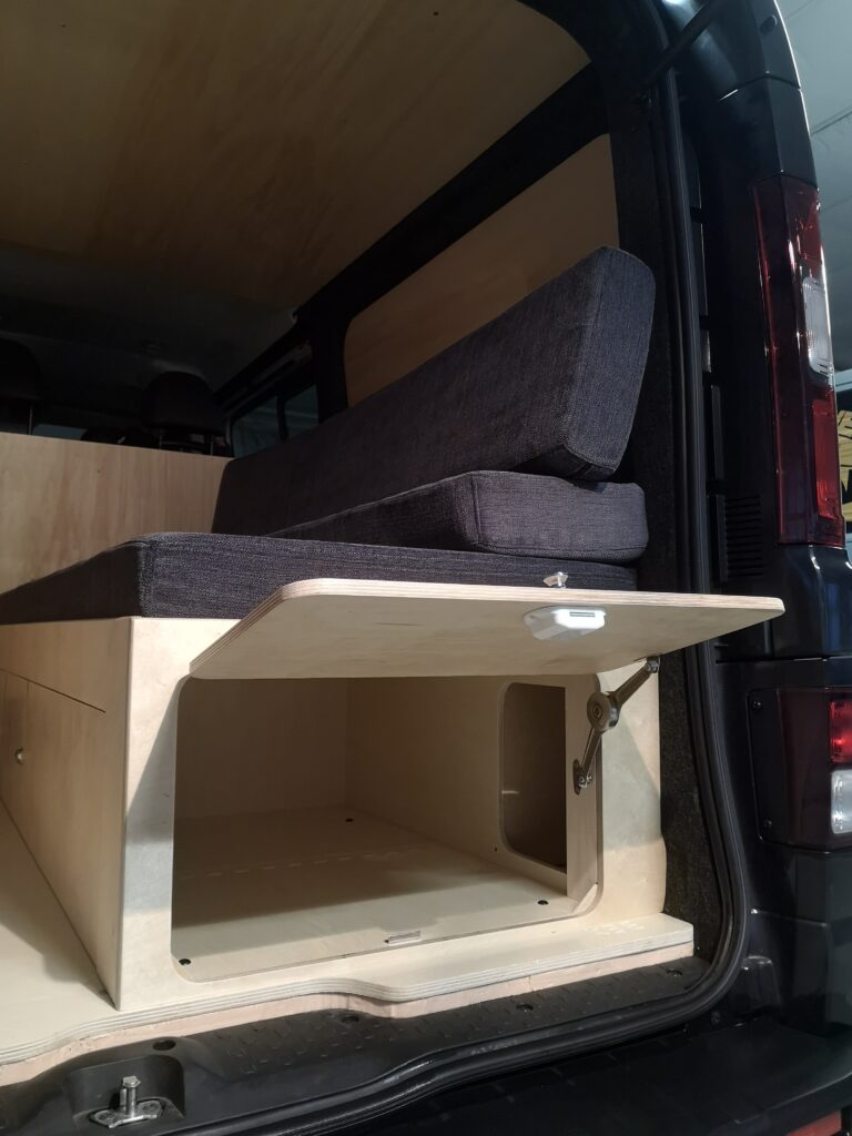 Création d'une banquette avec rangement