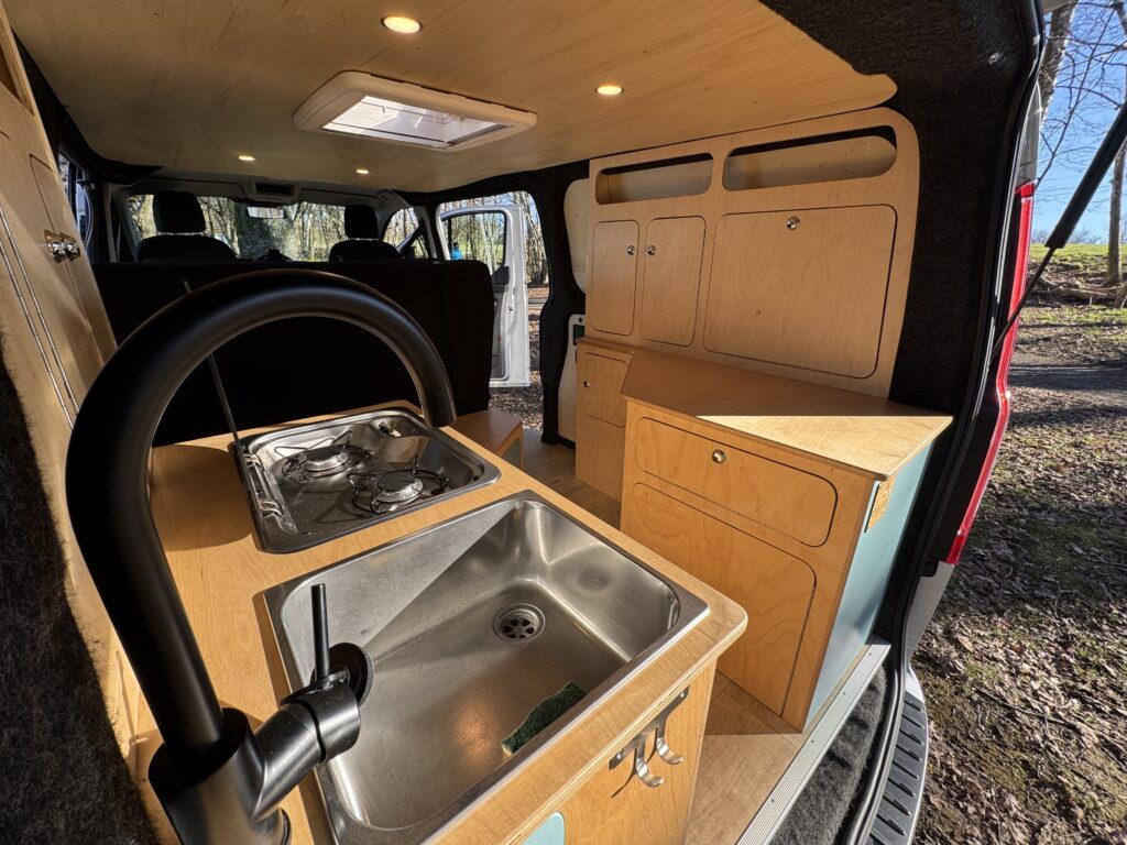 Cuisine van aménagé (Ford Transit Custom)