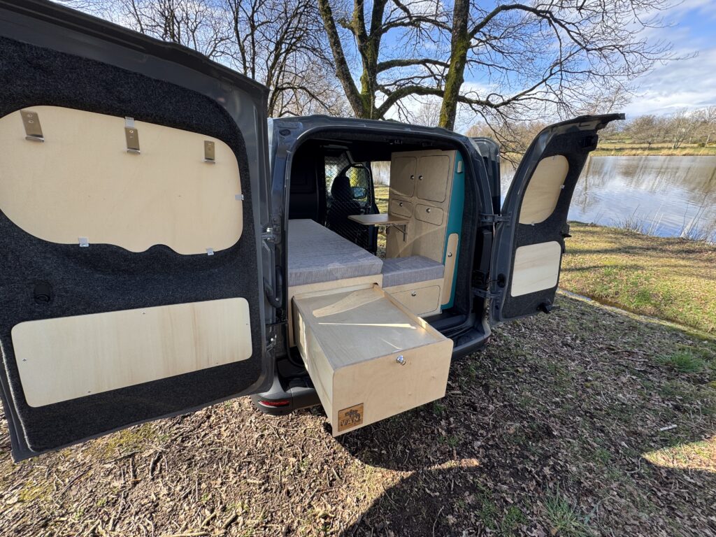 Kangoo utilitaire aménagé en van