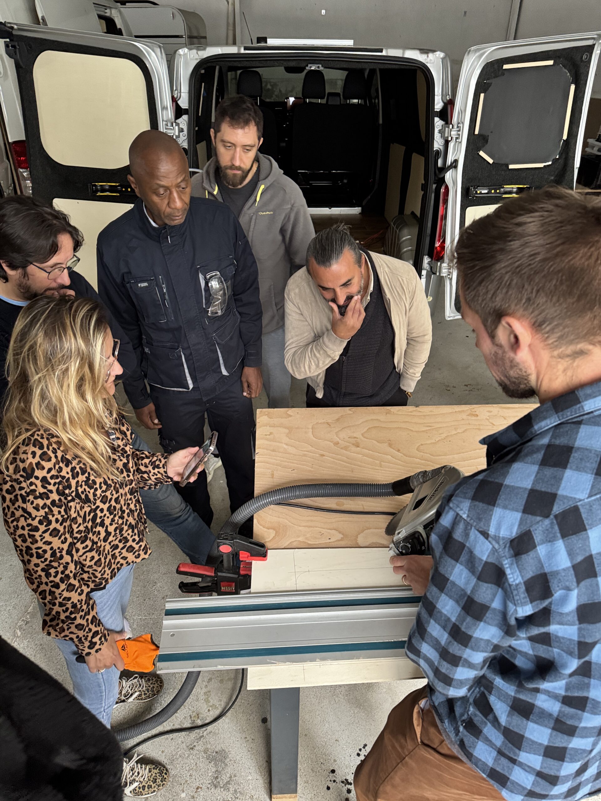 Apprentissage menuiserie pour aménagement de van