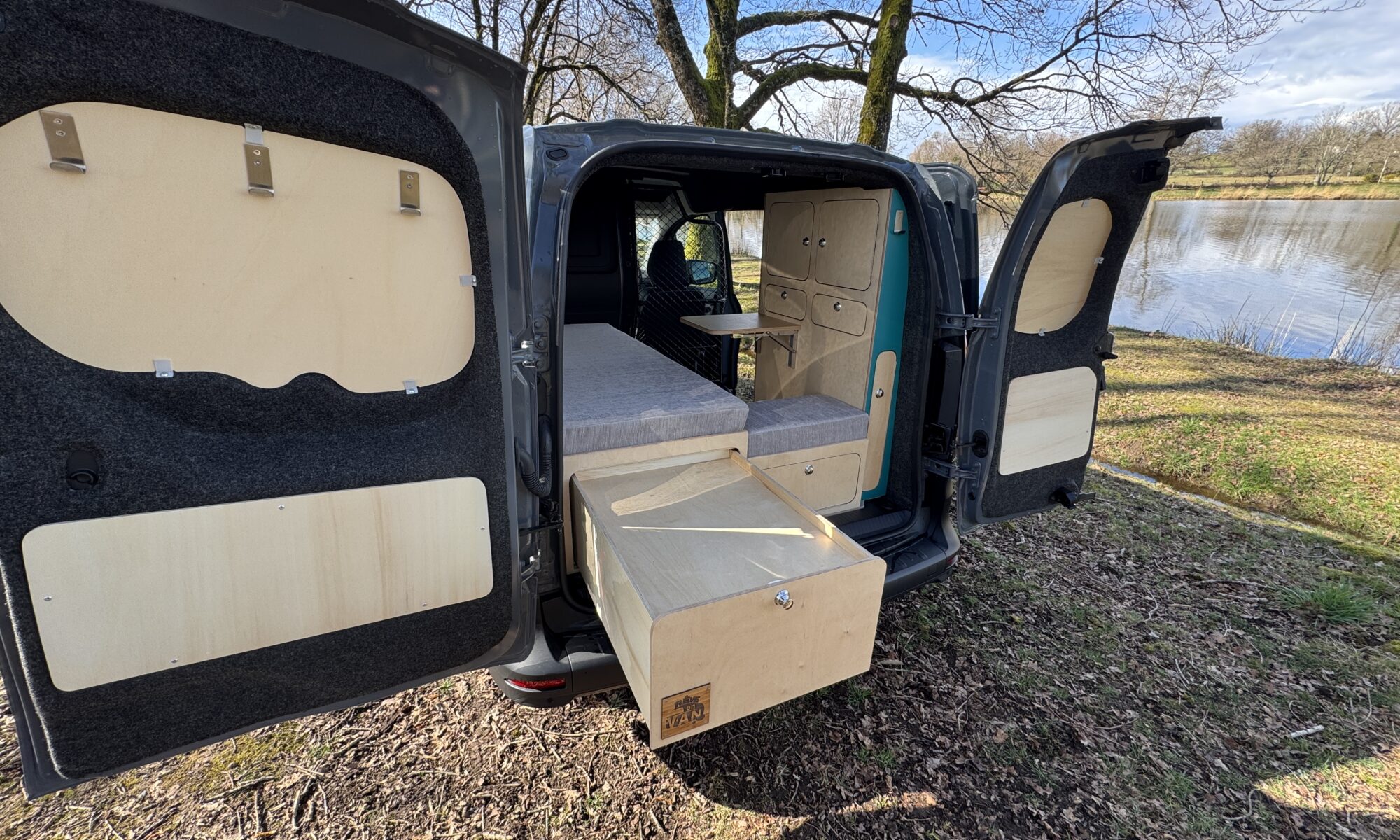 Kangoo utilitaire aménagé en van